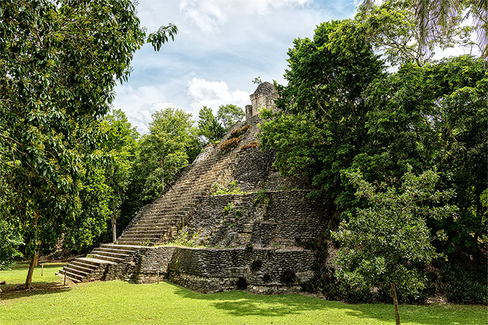 Dzibanche's temple of the Owl